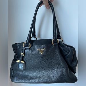 Amazing condition 🤩 Convertible PRADA Nero (black) Vitello Daino bag.